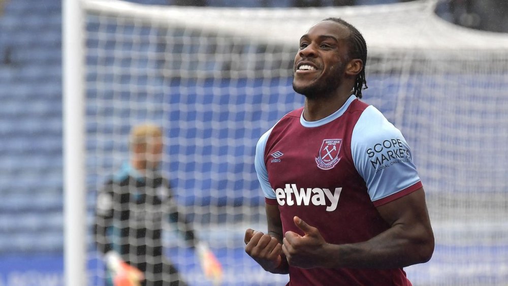 EPL: Antonio's Brace Hammers Leicester As West Ham Top Table
